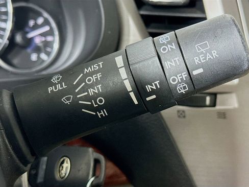 Used 2012 Subaru Outback 2.5i Limited image 13