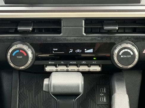 Certified 2025 Toyota Tacoma SR5 AWD/4WD image 22