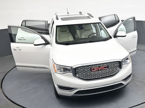 Used 2019 GMC Acadia Denali w/ Technology Package FWD image 37