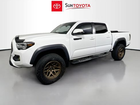 Used 2021 Toyota Tacoma TRD Off-Road w/ TRD Premium Off Road Package image 7