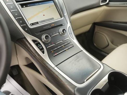 Used 2017 Lincoln MKX Select w/ Select Plus Package image 27