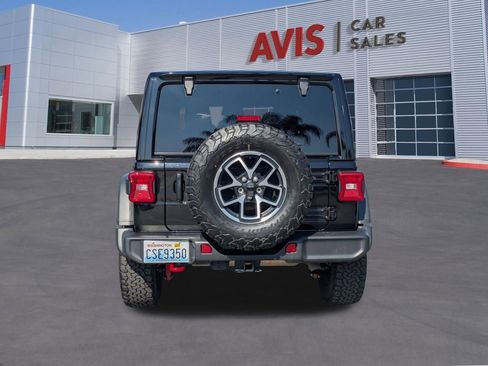 Used 2025 Jeep Wrangler Unlimited Rubicon AWD/4WD image 7