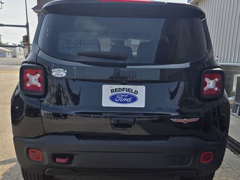 Used 2023 Jeep Renegade Trailhawk w/ Trailhawk Elite Group AWD/4WD image 5
