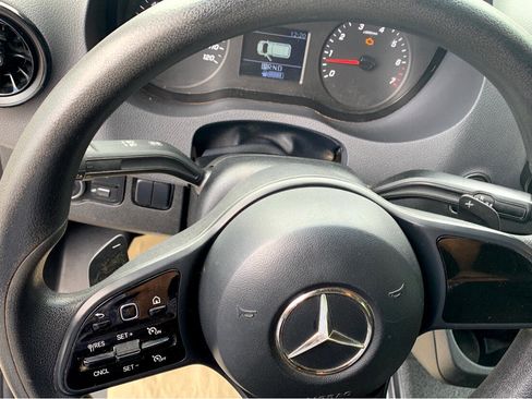Used 2021 Mercedes-Benz Sprinter 2500 image 29
