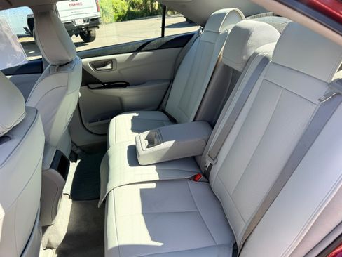 Used 2016 Toyota Camry LE FWD image 12