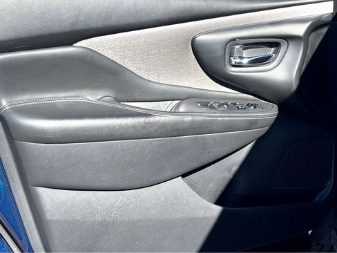 Used 2022 Nissan Murano S image 17