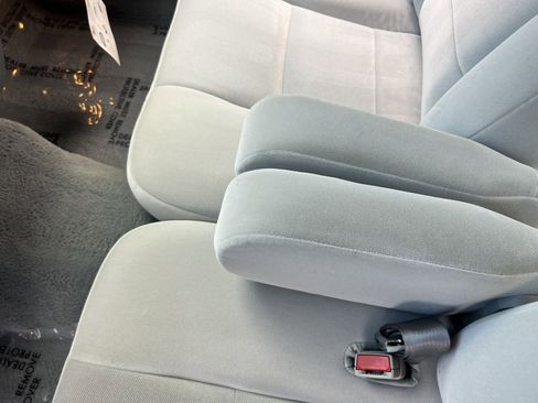 Used 2004 Ford Crown Victoria image 23