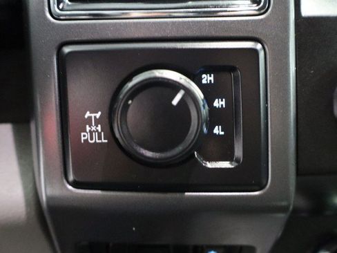 Used 2019 Ford F250 XLT w/ XLT Premium Package AWD/4WD image 41