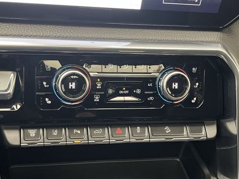 Certified 2025 GMC Sierra 2500 Denali w/ Denali Reserve Package image 24