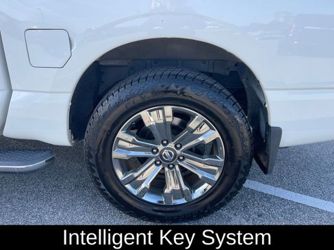 Used 2019 Nissan Titan SV w/ SV Convenience Package image 9
