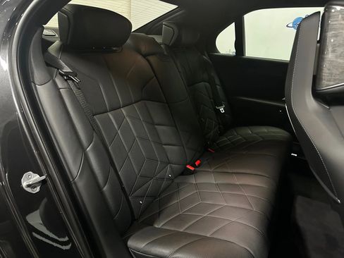 Used 2024 BMW i7 xDrive60 w/ Executive Package image 23