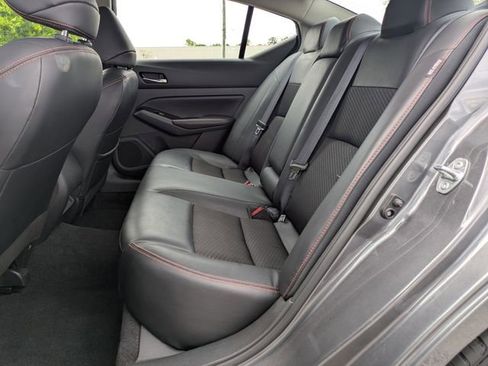 Used 2024 Nissan Altima 2.5 SR FWD image 13