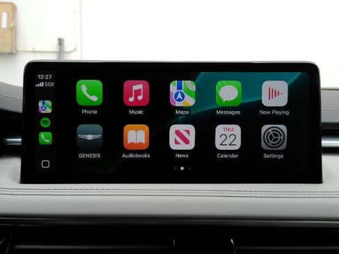 Used 2024 Genesis G70 2.5T image 9