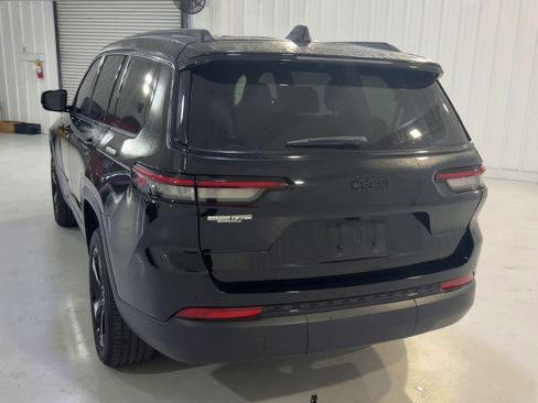 Used 2023 Jeep Grand Cherokee L Laredo image 8