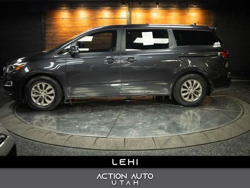 Used 2020 Kia Sedona LX FWD image 1