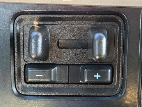 Certified 2025 Ford F250 XLT image 18