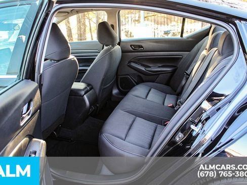 Used 2024 Nissan Altima 2.5 SV image 17