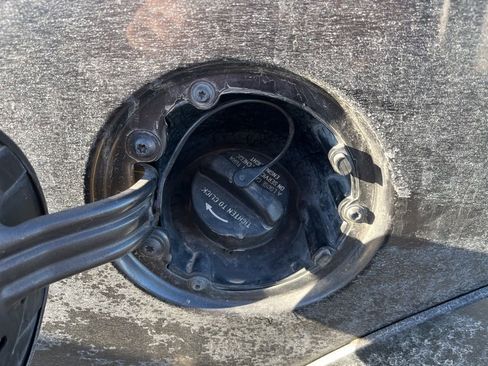 Used 2018 RAM 2500 Tradesman w/ Chrome Appearance Group image 19