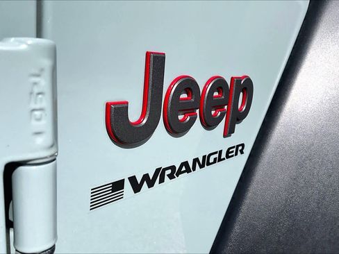 Used 2024 Jeep Wrangler Unlimited Rubicon AWD/4WD image 33