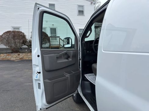Used 2019 Chevrolet Express 2500 w/ Driver Convenience Package image 14