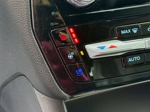 Used 2022 Ford Explorer Limited image 21