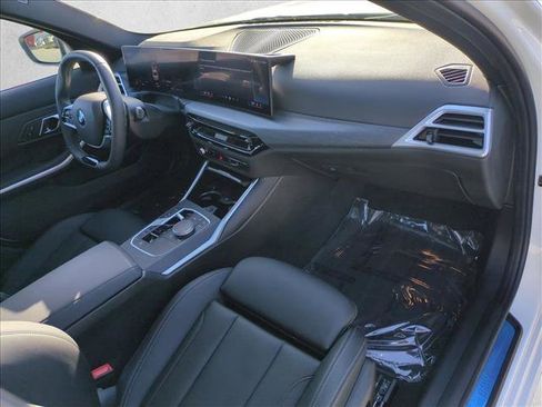 Certified 2025 BMW 330i Sedan w/ Convenience Package RWD image 23