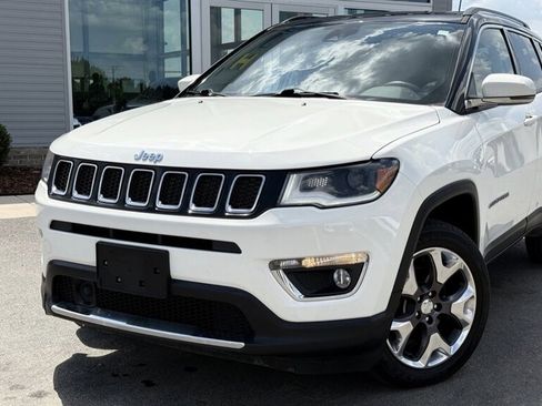 Used 2017 Jeep Compass Limited AWD/4WD image 3