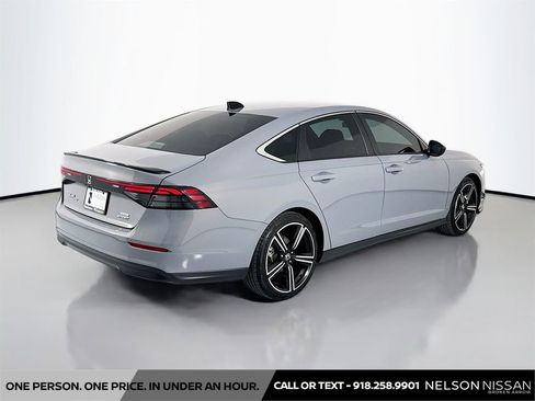 Used 2023 Honda Accord Sport image 5