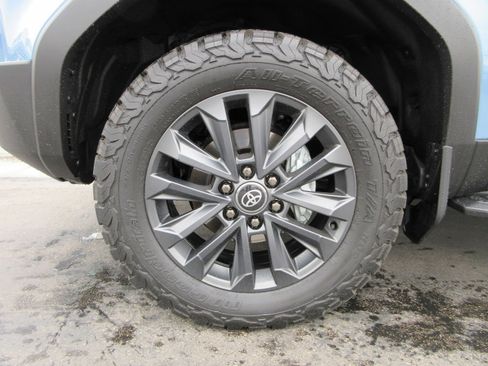 Used 2025 Toyota Land Cruiser image 19