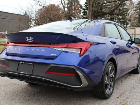 Used 2025 Hyundai Elantra SEL image 7