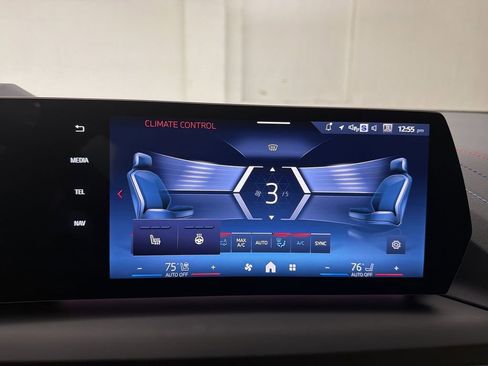 Certified 2025 BMW M235i xDrive w/ Premium Package image 19