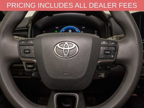 Used 2025 Toyota Camry LE FWD image 18