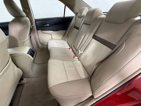 Used 2014 Toyota Camry L image 13
