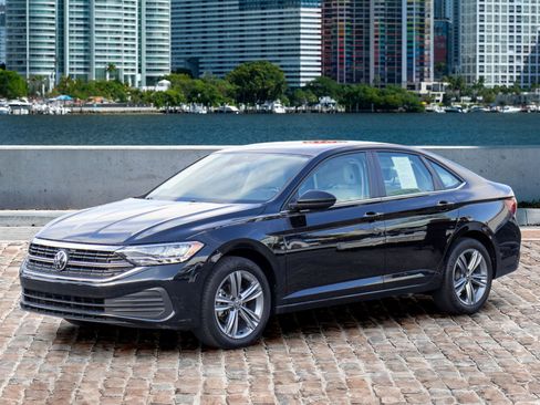 Used 2023 Volkswagen Jetta SE image 1