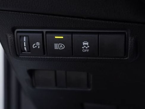 Used 2026 Toyota Corolla Cross XLE FWD image 23