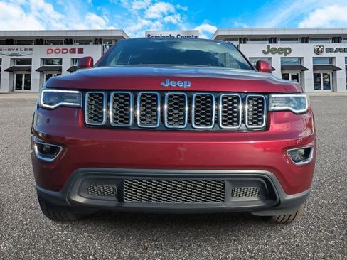 Used 2022 Jeep Grand Cherokee Laredo X image 3