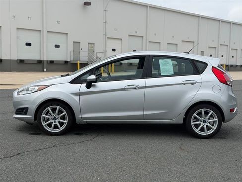 Used 2019 Ford Fiesta SE w/ Equipment Group 201A FWD image 3