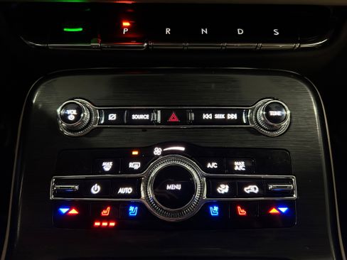 Used 2021 Lincoln Nautilus Reserve image 8