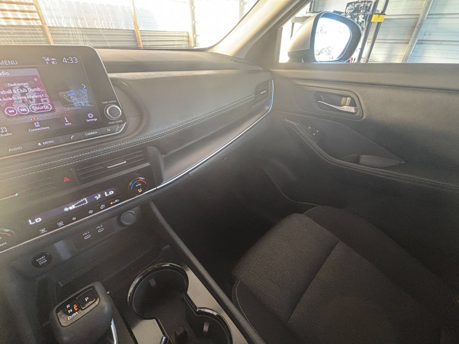 Used 2025 Nissan Rogue SV AWD/4WD image 34