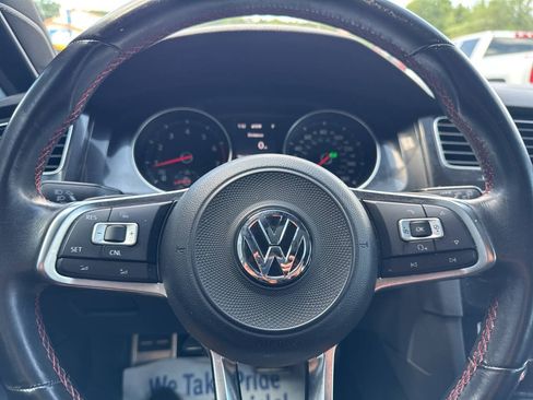 Used 2017 Volkswagen GTI SE FWD image 33