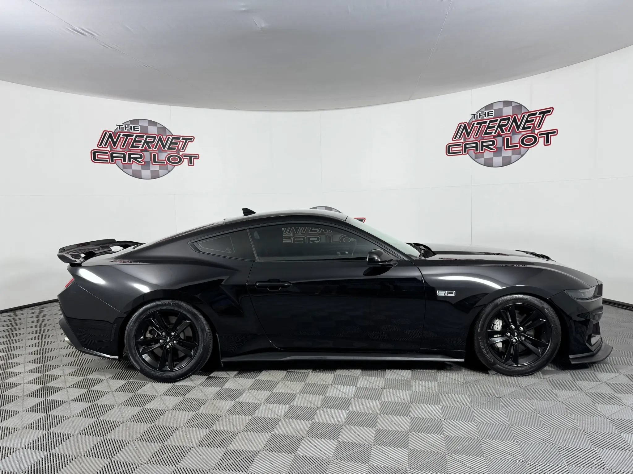 Used 2025 Ford Mustang GT RWD image 8
