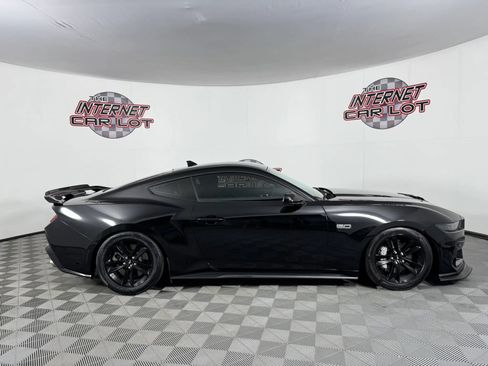 Used 2025 Ford Mustang GT RWD image 8
