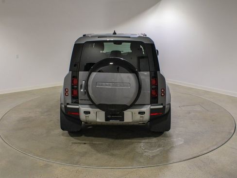 Used 2024 Land Rover Defender 110 S image 4