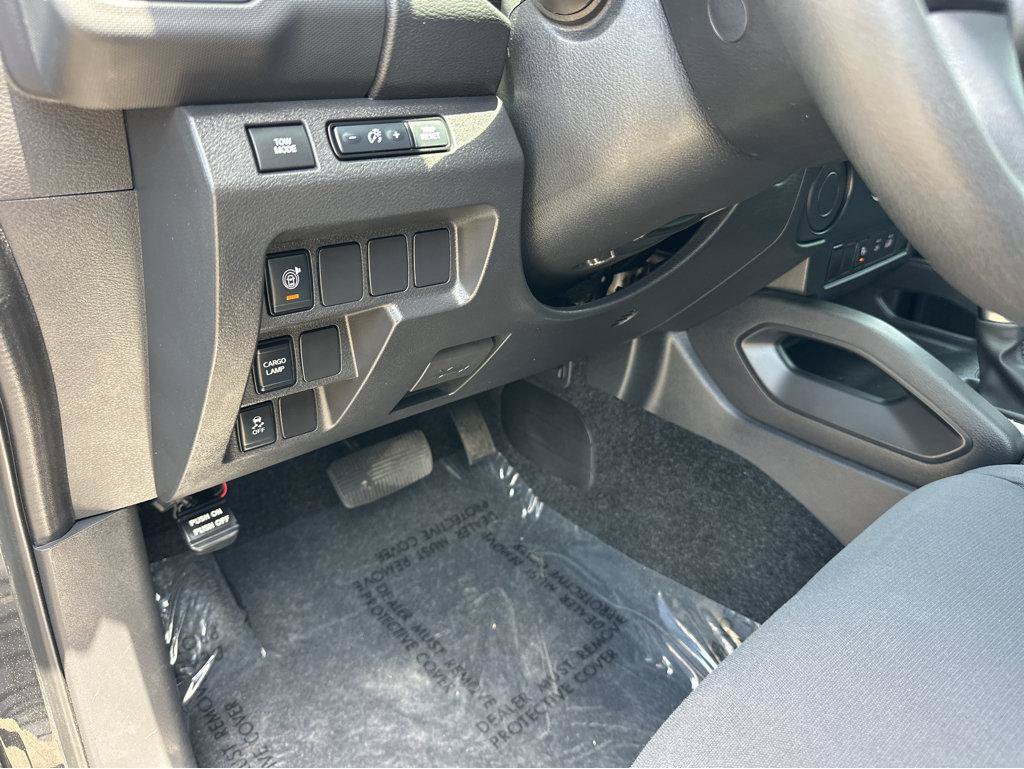 Used 2022 Nissan Frontier S w/ Technology Package RWD image 31