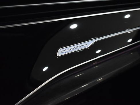 Used 2023 Audi Q7 3.0T Prestige image 25