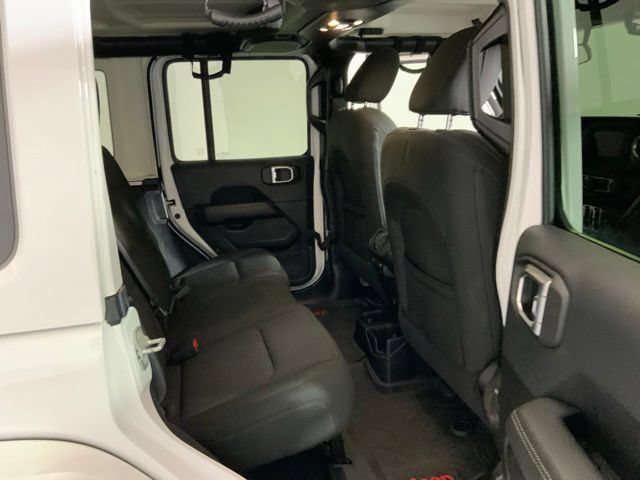 Used 2019 Jeep Wrangler Unlimited Sahara w/ Cold Weather Group AWD/4WD image 27
