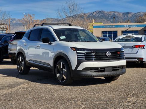 New 2026 Nissan Kicks SR w/ Cold Weather Package image 3