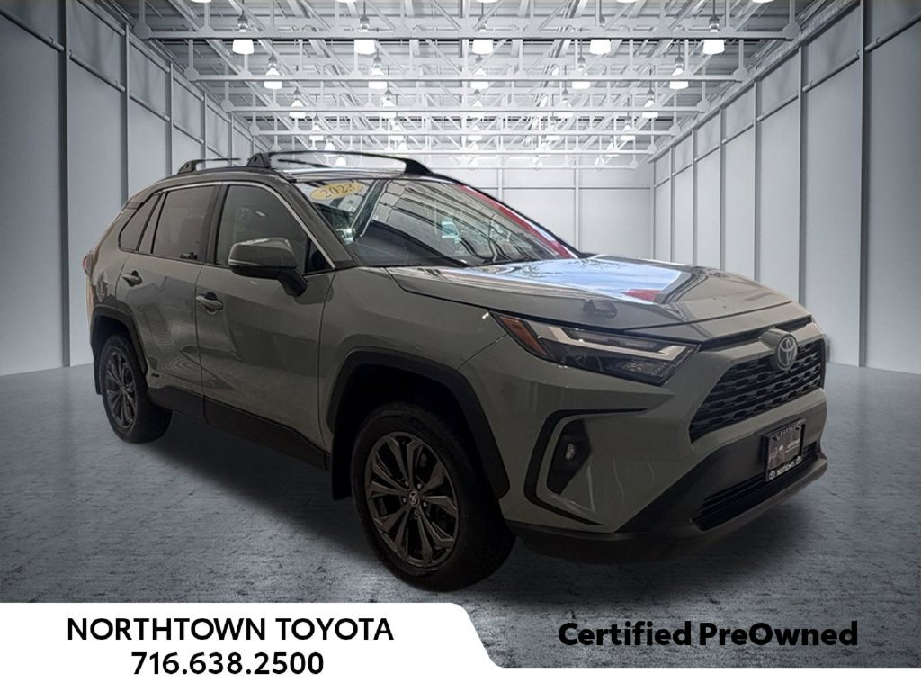 Used 2023 Toyota RAV4 XLE Premium AWD/4WD image 4