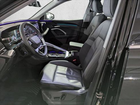 Certified 2025 Audi Q5 Premium w/ Convenience Package image 22