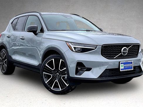 New 2026 Volvo XC40 B5 Ultra w/ Protection Package Premier image 2